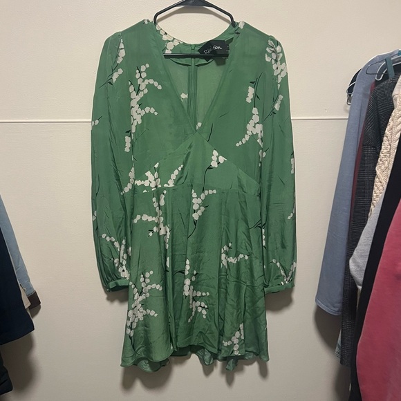 Realisation Par The Kate Dress in Green 100% Japanese Silk - Picture 5 of 5